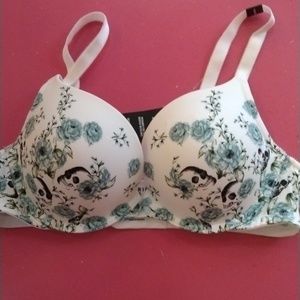 Torrid Push up bra 36D.